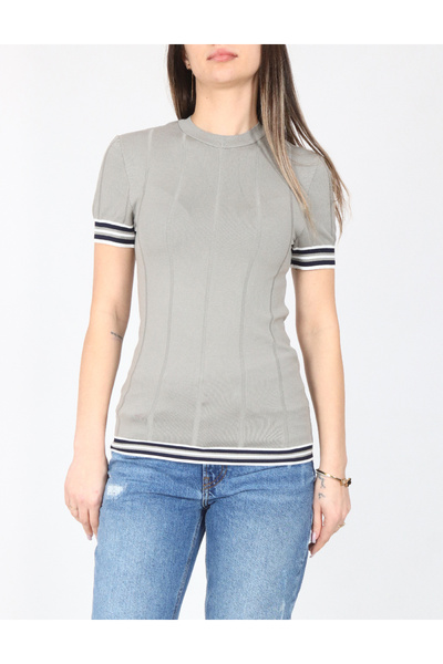 Evendi Tricou, Gri