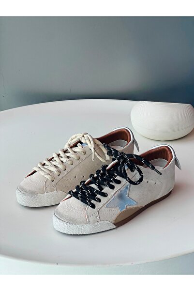 Golden Goose True Star womens Sneakers in Suede
