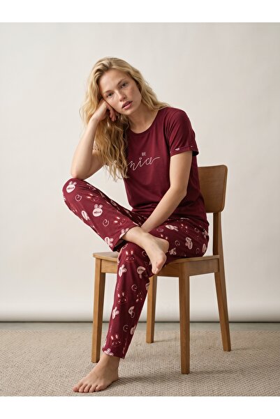 DAT Women's Burgundy Figured Crew Neck Short Sleeve Pajama Set
