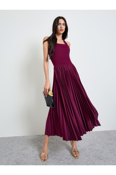 Styli Burgundy Pleated Halter Neck A-Line Maxi Dress