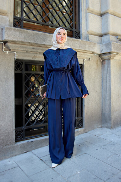 LOCCO Women's Crew Neck Embroidery Figure Patterned Waist Tie Suit Navy Blue