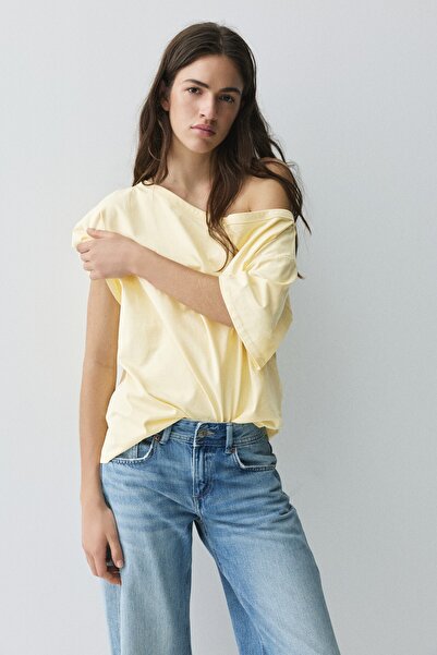 Pull & Bear Asimetrik kesim kısa kollu tişört