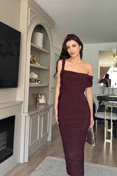 HAZELANNA فستان بني رملي بتفاصيل محبوكة