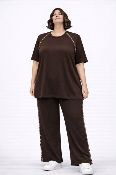 EMEZ Brown Short-Sleeved T-Shirt with Leopard Details and Loose Sweatpants
