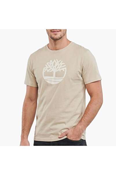 Timberland تي شيرت رجالي بأكمام قصيرة يحمل شعار Kennebec River Tree