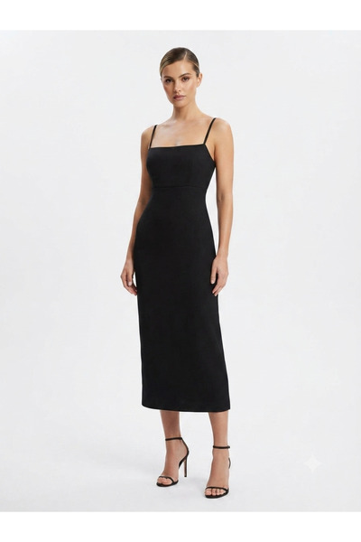 Butik Siyah Arkası Yırtmaçlı Elbise