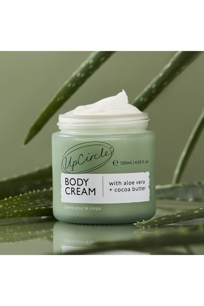 - ÖDÜLLÜ ÜRÜN - Doğal Vücut Kremi - Yatıştırıcı ve Koruyucu – Aloe Vera, Hurma Çekirdeği , Shea Yağı ,Kakao Yağı ve Keten Tohumu Yağı - Doğal, Vegan ve Hayvanlar Üzerinde Test Edilmemiş
