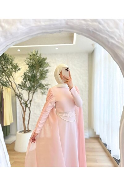 BELLASTORE Pelerinli İnci Kemerli Elbise – Pudra