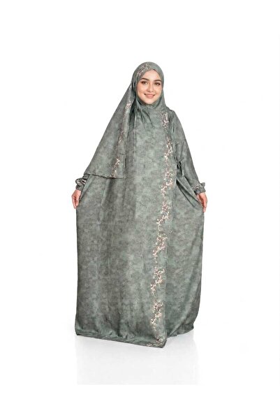 SDD A cold and heavy egyptian scarf with islamic shapes with a veil connected...