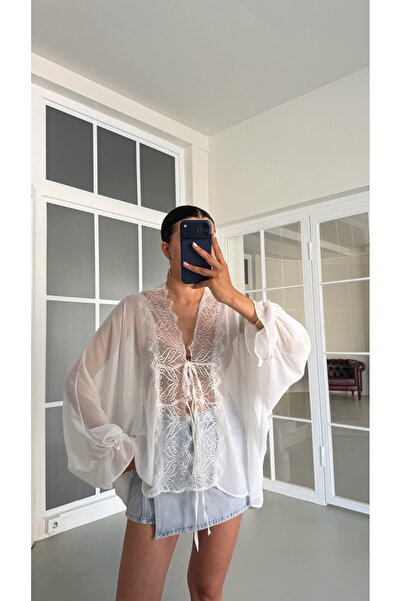 GAUS CO Beyaz Dantel Detaylı Transparan Bluz GAUS-01648
