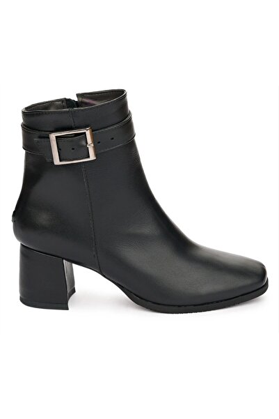Adrada Women's Leather Ankle Boots - BRA010NEGRU