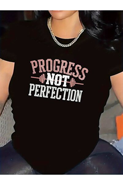 01THEONE تي شيرت مطبوع عليه عبارة Progress Not Perfection |   تمارين رياضية م...