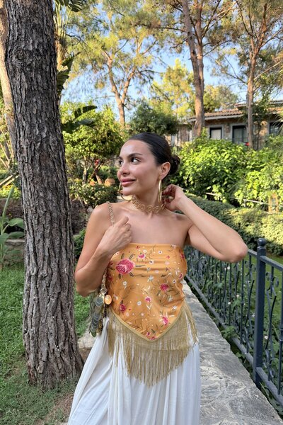 Gizem Ecemiş Arabella Turuncu Saten Püsküllü Şal Bluz