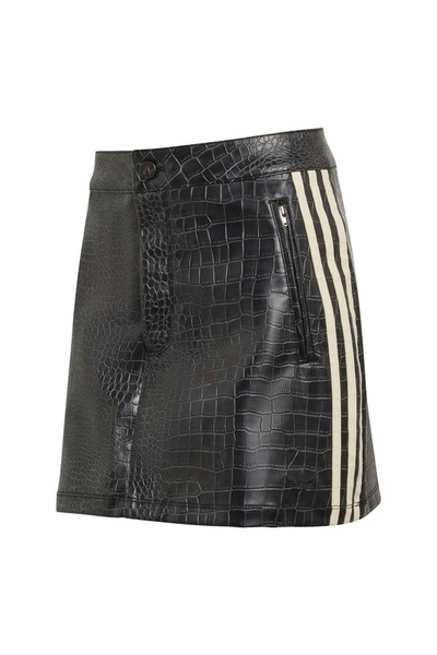 adidas تنورة سوداء للنساء من PLEATHER SK KE5034