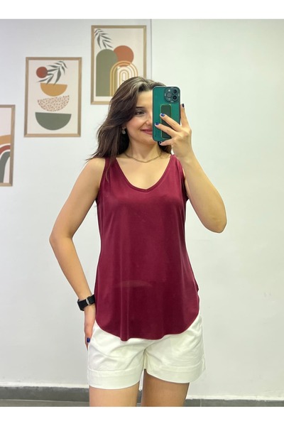 bydenizcollection قميص داخلي من قماش المودال بفتحة رقبة على شكل حرف V وجزء من...