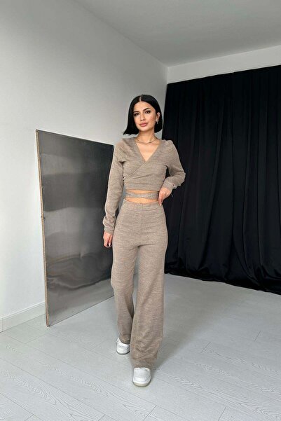 Clothes Fast Women's Beige Bottom-Top Set Knitwear Set Double-Breasted V-Neck...