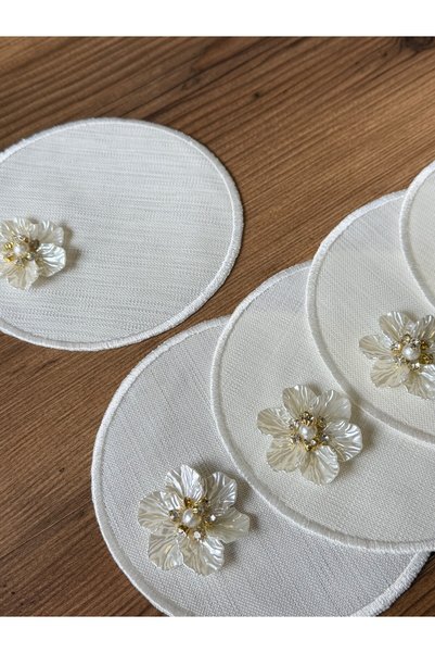 NURHAN HOME COLLECTION 6 Pieces of Ecru Round Coffee Napkins with Silver Daisy Brooches for Cocktail Presentation