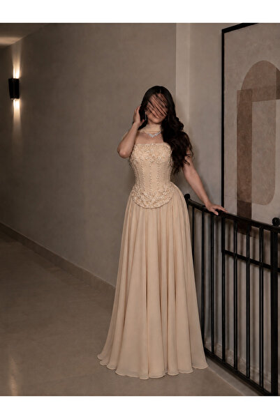 Calissa Store فستان سهرة طويل شامبين بتصميم كورسيه وتطريز فاخر