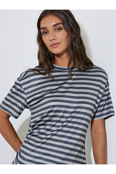 Styli Solid Top with Metal Detail Side Waist and Pants Set