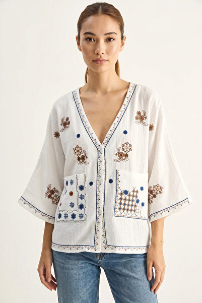 Efnaz style Women's Embroidered Pocket Detailed V-Neck Muslin White Shirt