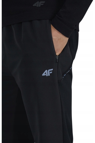 4F Pantaloni bărbați FNK M0930 negru intens 4FWAW25TFTRM0930 20S MĂRIMEA M