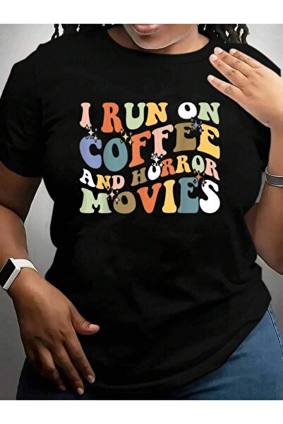 NOURAM تي شيرت مطبوع عليه عبارة I Run On Coffee And Horror Movies Scary Hallo...
