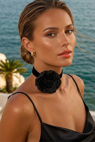 LIVOSH Fabric Rose Detail Choker Necklace