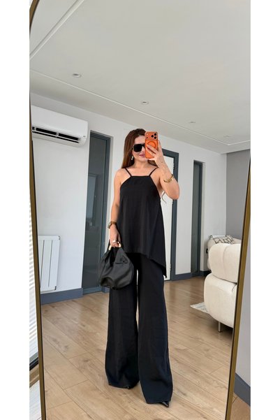 Yasmin Butik بدلة من القماش المجعد مع تفاصيل حجرية