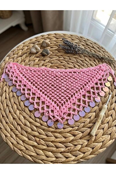 El örgüsü çocuk bandana