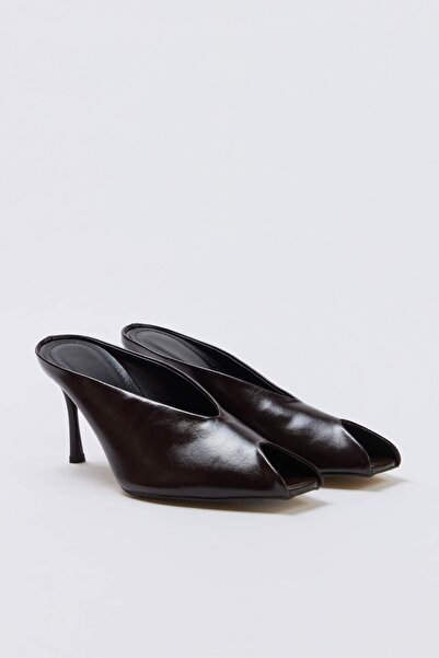 TRENDYOL SHOES Pantofi clasici cu toc pentru femei, negri, cu deschidere fron...