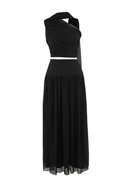 Trendyol Collection طقم سفلية وعلوية من التول المحبوك بدون أكمام وياقة غير مت...