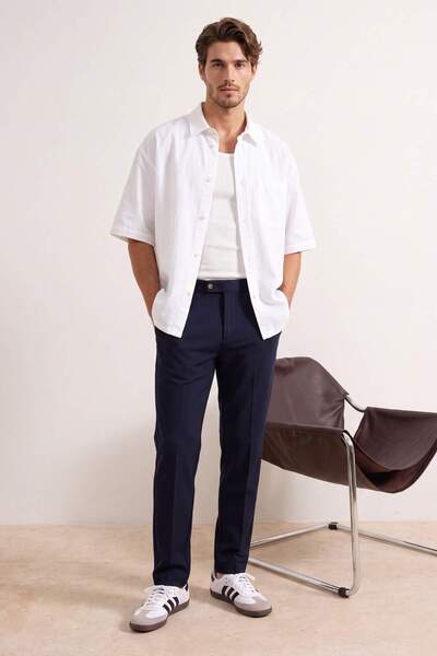 Trendyol Kollektion Marineblaue gerade Herrenhose TMNSS26PL00019