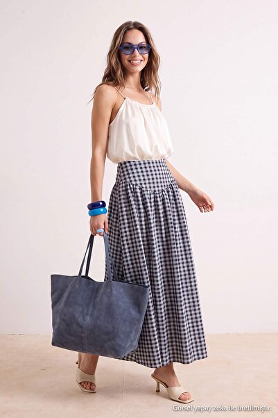 Trendyol Kollektion Blauer, kariertemusterter Maxi-Langrock mit Volants TWOSS...