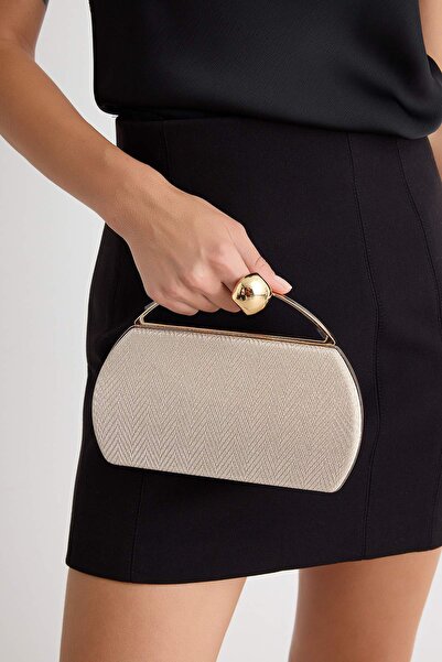 TRENDYOL SHOES Gold Handle Detailed Women's Portfolio & Clutch Bag Takaw27Py0...