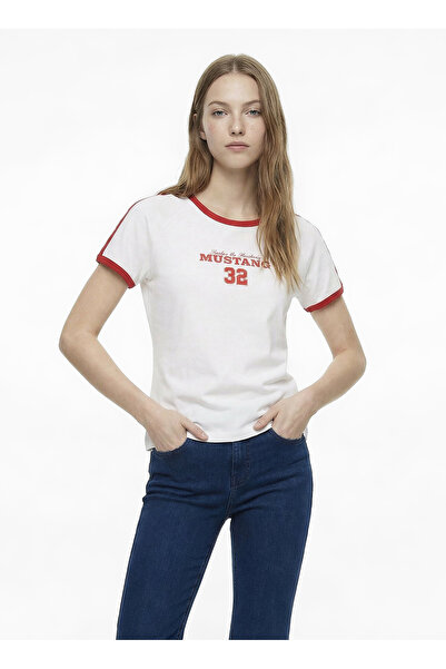 Mustang Beyaz - Kırmızı Kadın Crop Baskılı T-Shirt M6SL-TST1239