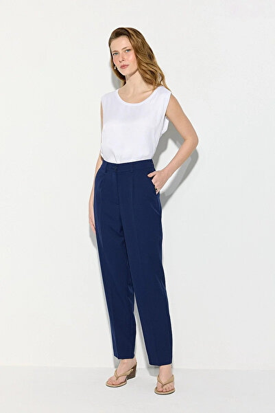 Gusto Cigarette Pants with Elastic Waist at the Back - Navy Blue