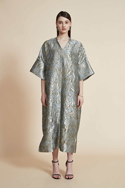 Yola V-Neck Wide Fit Midi Dress with 3/4 Sleeves