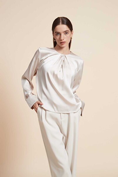 Yola Loose-Fit Long Sleeve Solid Blouse