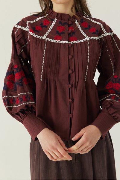 ZÜLAYS Cămașă cu guler cu volane și broderie, roșu claret