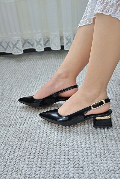 asmi shoes Γυναικεία παπούτσια Yupin από μαύρο λουστρίνι με χαμηλό τακούνι κα...