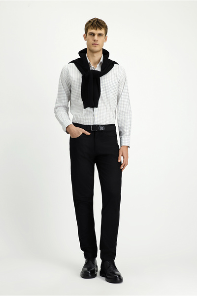 Kiğılı Slim Fit Slim Fit шарени платнени/чино панталони от ликра