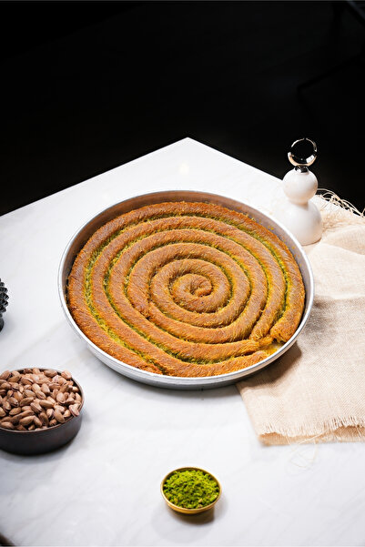 Koçak Baklava Burmalı Kadayıf 2,5 Kg Tepsi (45-50 Dilim) - Tepsi Bedeli Dahildir