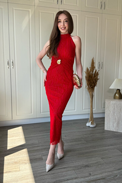 Dilay Gökoğlu Butik Κόκκινο φόρεμα μίντι με λάμψη, λαιμόκοψη halter και λεπτο...