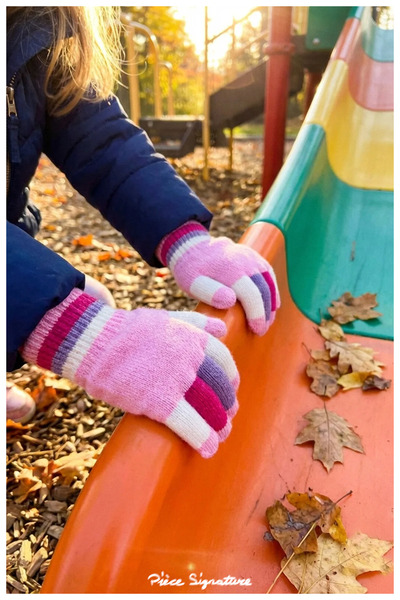 PIECE SIGNATURE 100% Acrylic, Stretch Fabric Colors Girls' Gloves (Ages 4-10)