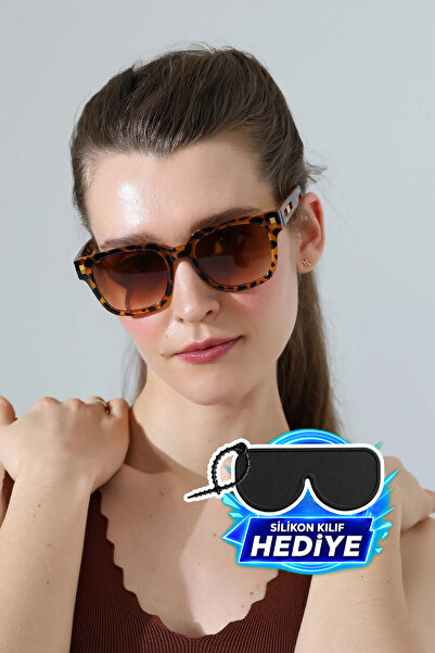MİLANO KORS Women's Gold Detail Leopard Pattern Frame Brown Glass Sunglasses