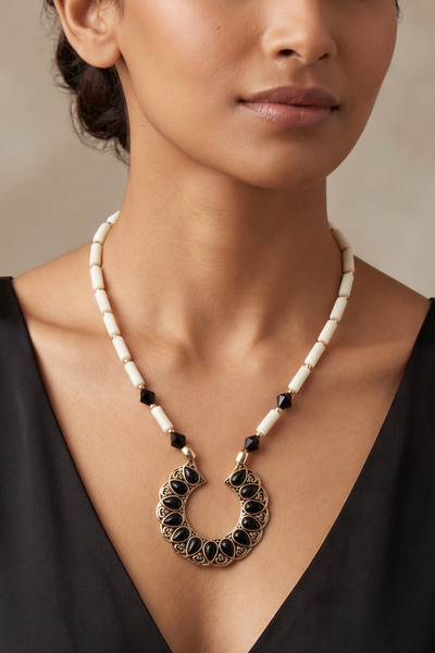 PETEK AKSESUAR Ethnic Style Black Cream Necklace