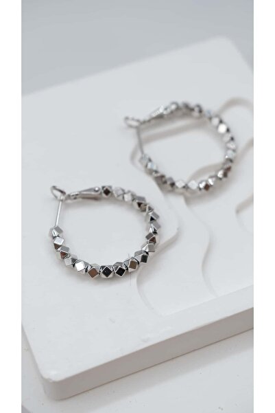 Jerie Basic Hoop Earrings with Cube Detail