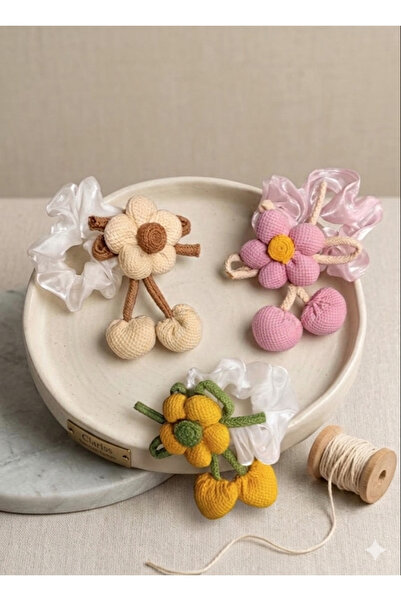 LİNACO El Örgüsü Amigurumi Pembe Çiçekli Ve Kirazlı Lüks Scrunchie Simli Topu...
