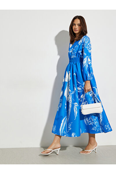 Styli Blue Floral Rayon V Neck Maxi Dress