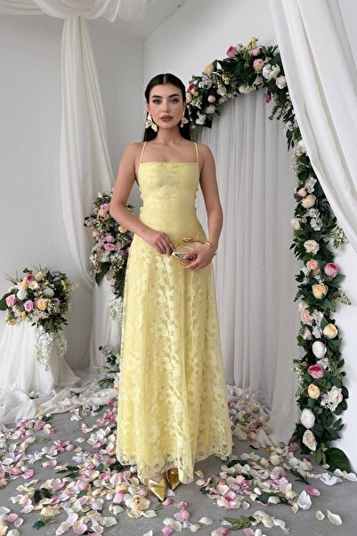 Caddebostan Moda Sırt Bağlamalı Dantel Detaylı Askılı Şık Uzun Elbise Mezuniy...